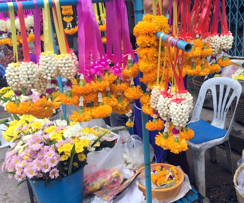 Thailand markets – saffron, ceremony and sweet treats