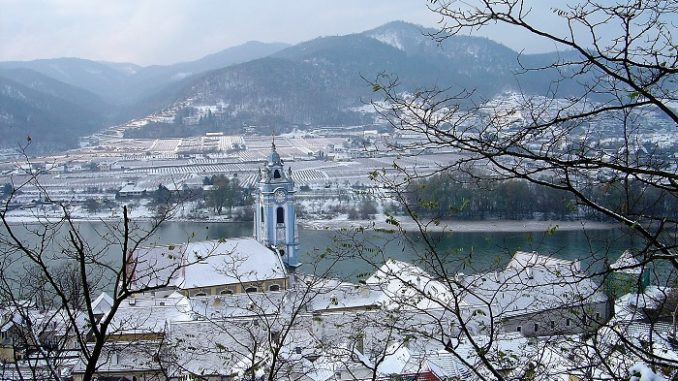 Website - Durnstein in the snow Small size